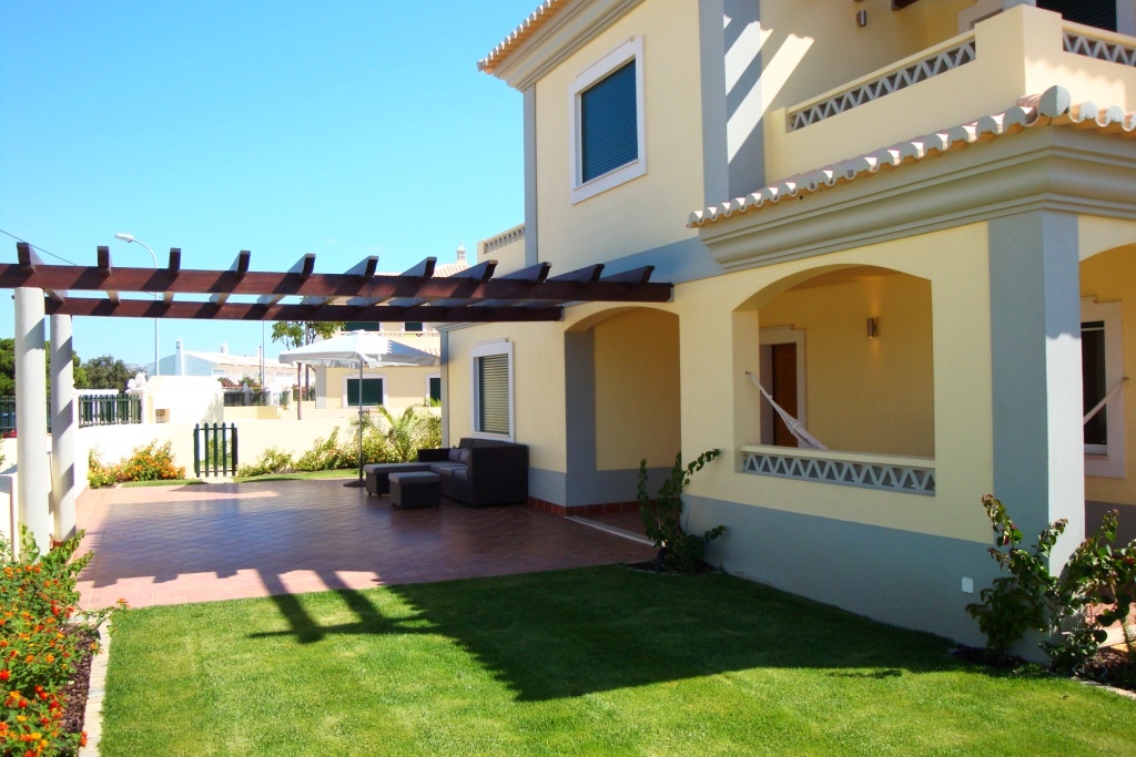 V2 Figueiral Almancil, Algarve, Portugal Houses Long Term Ref